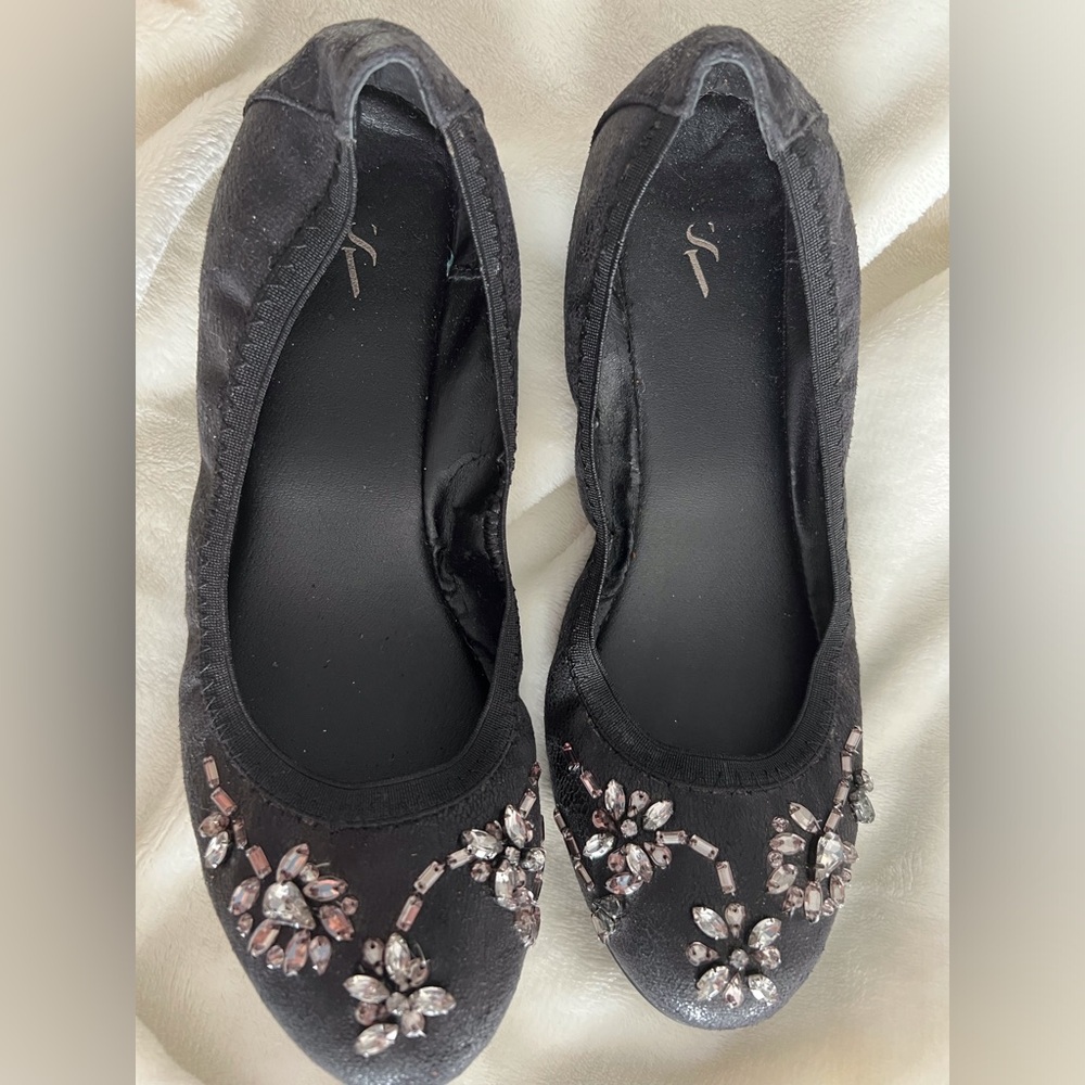 Simply Vera Wang Jeweled Ballet Flats